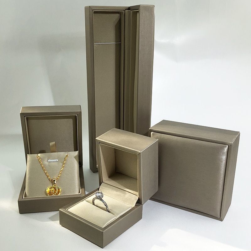 Elfenbeinkarton PU Leder Geschenk Display Boxen Öko-freundlich für Ring Schmuck Uhr Brieftasche
