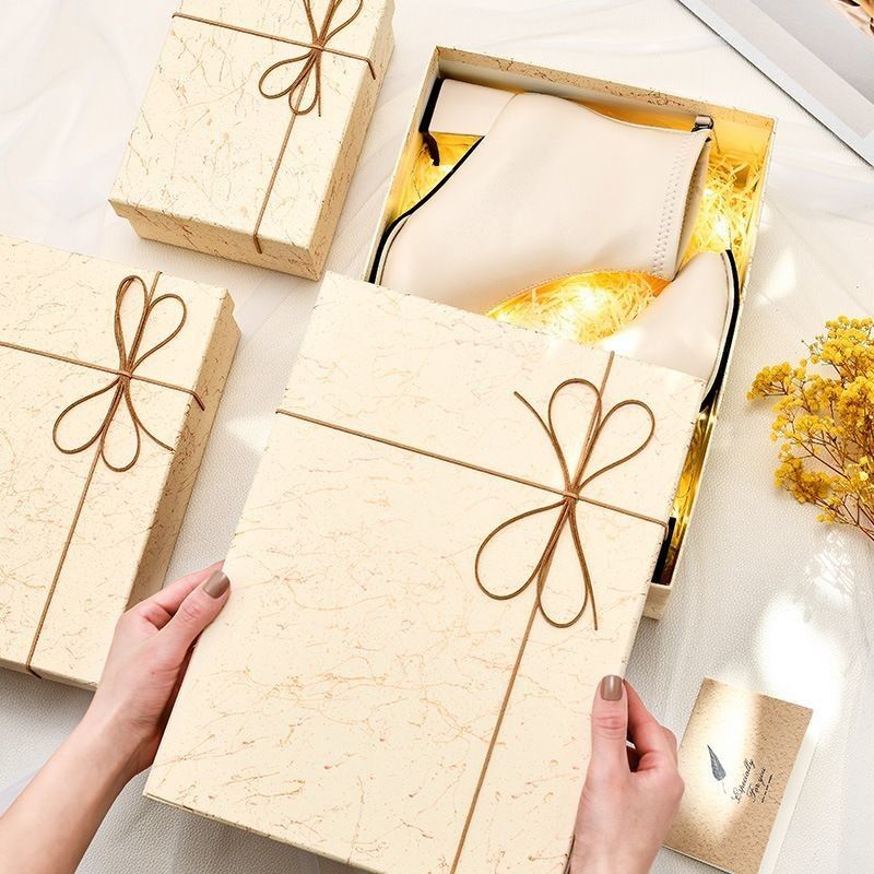 Zweiseitiges Drucken Starrkartonpapier Verpackung Karton für Luxusbekleidung und Schuhe