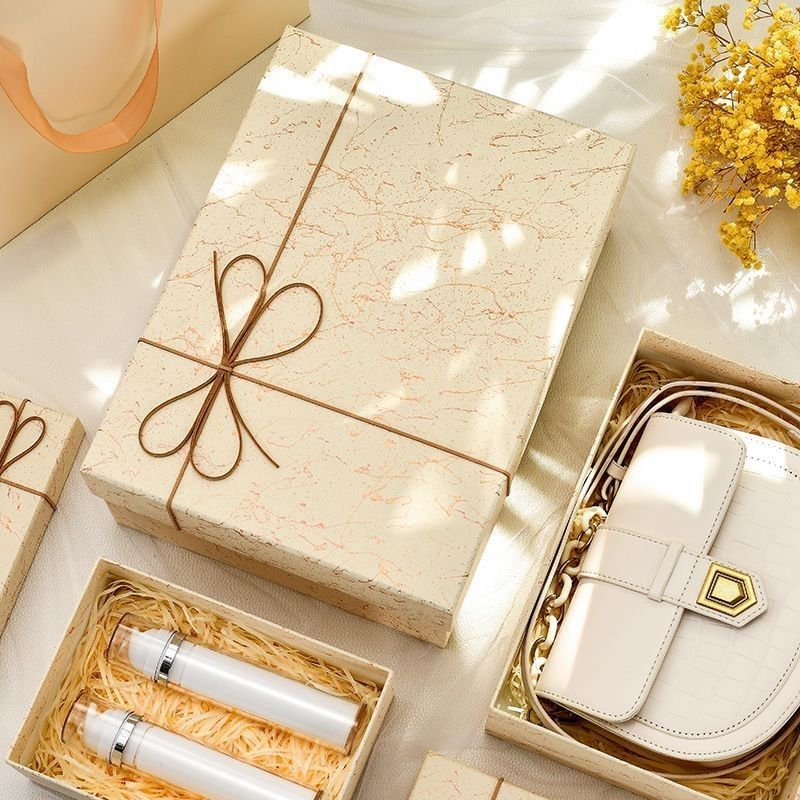 Zweiseitiges Drucken Starrkartonpapier Verpackung Karton für Luxusbekleidung und Schuhe