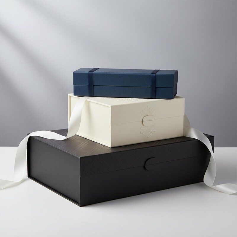 Umweltfreundliche Geschenkbox mit Magnetverschluss und matter Laminierung für elegante Geschenkverpackung
